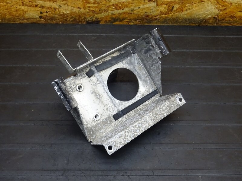 【251020】FTR223(MC34-1106)◆ 電装ボックス バッテリーボックス アルミ スカチューンコジマ KOJIMA 割れ有 | 中古バイクパーツ通販・買取　ジャンクヤード鳥取　JunkYard