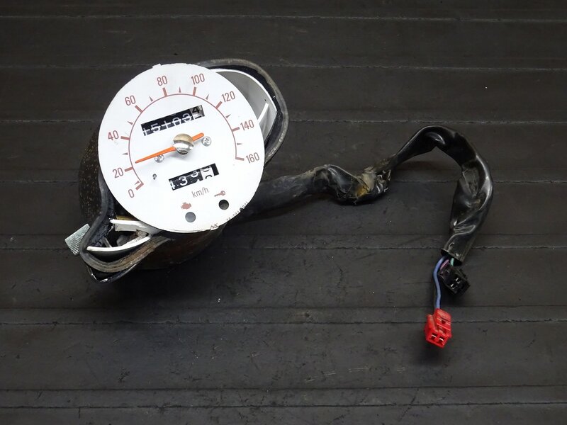 【251102】SR400(RH01J-020)◆ スピードメーター 破損大 ジャンク!! 部品取りに 【イモビ付 | 中古バイクパーツ通販・買取　ジャンクヤード鳥取　JunkYard