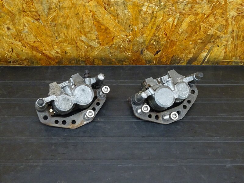 【251103】ZRX400(ZR400E-004)◇ フロントキャリパー左右セット ブレーキキャリパー 【前期 ZRX-2 ZRX-Ⅱ | 中古バイクパーツ通販・買取　ジャンクヤード鳥取　JunkYard