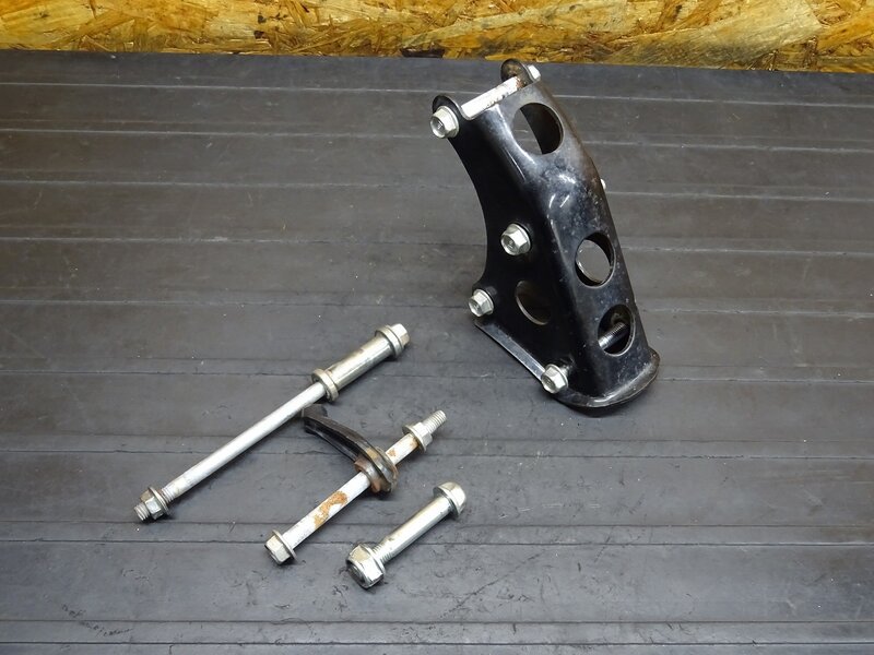 【251101】エイプ100(HC07-1301)◆ エンジンハンガー エンジンボルト 【エイプ50 XR100 | 中古バイクパーツ通販・買取　ジャンクヤード鳥取　JunkYard