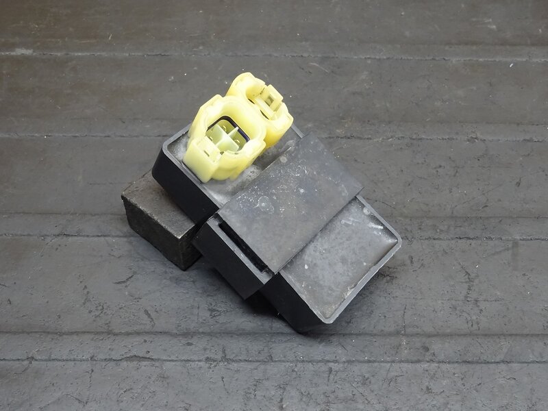 【251101】エイプ100(HC07-1301)◆ CDI イグナイター 【エイプ50 XR100 | 中古バイクパーツ通販・買取　ジャンクヤード鳥取　JunkYard