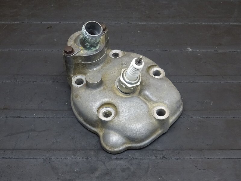 【251114】KDX125SR(DX125A-016)◆ シリンダーヘッドカバー エンジンカバー ※エンジンパーツ【検索：200 220 250 | 中古バイクパーツ通販・買取　ジャンクヤード鳥取　JunkYard