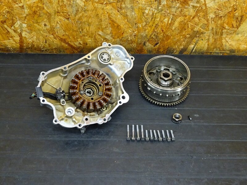 【251117】ジェンマ250(CJ47A-101)◇ ジェネレーター ピックアップコイル フライホイール エンジンカバー左 ※エンジンパーツ | 中古バイクパーツ通販・買取　ジャンクヤード鳥取　JunkYard