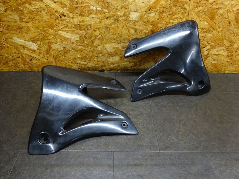【251202】 CRM250R(MD24-1402)◆ シュラウド左右セット サイドカバー サイドカウル 【検索：CRM250AR MD32 | 中古バイクパーツ通販・買取　ジャンクヤード鳥取　JunkYard