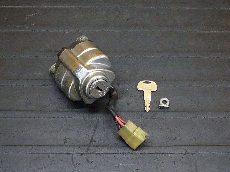 【251211】スティード400(NC26-1441)◆ メインキー イグニッションキー シリンダー 複製キー 癖有 | 中古バイクパーツ通販・買取　ジャンクヤード鳥取　JunkYard