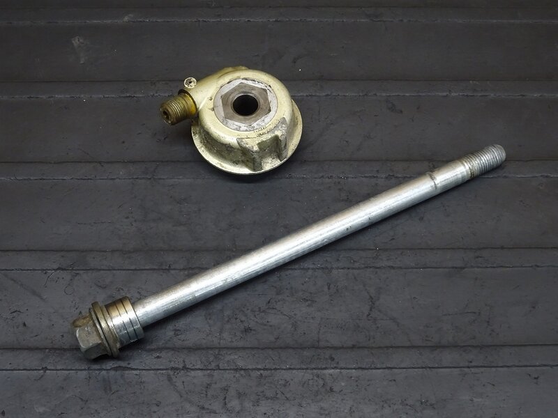 【260103】SDR200(2TV-000)◆ スピードメーターギア ギヤ フロントアクスルシャフト | 中古バイクパーツ通販・買取　ジャンクヤード鳥取　JunkYard