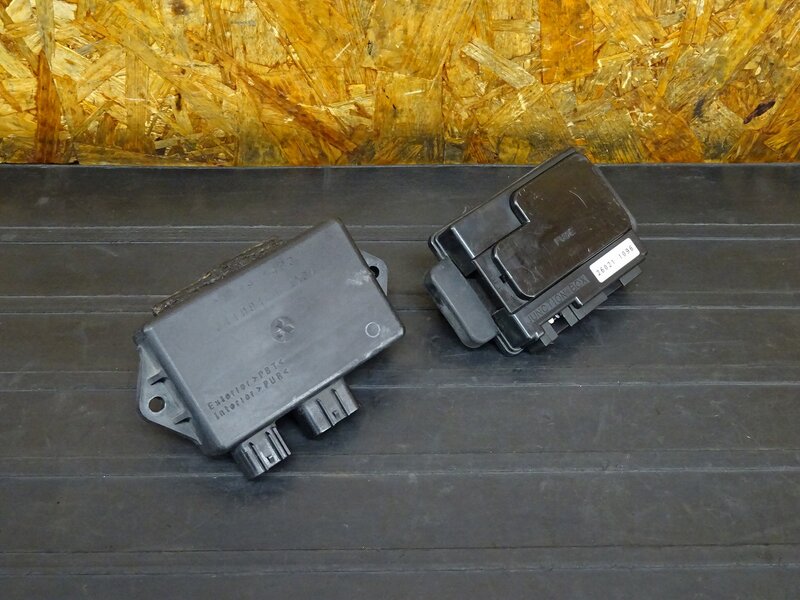 【260305】ZRX1100(ZRT10C-016)◇ CDI イグナイター ジャンクションボックス ヒューズボックス 26021-1096 【検:ZRX1200 | 中古バイクパーツ通販・買取　ジャンクヤード鳥取　JunkYard