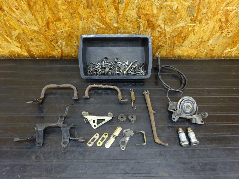 【260316】VT250F(MC08-1018)◇ ボルトセット グラブバー サイドスタンド ピボットシャフトボルト ステー 【丸フレーム | 中古バイクパーツ通販・買取　ジャンクヤード鳥取　JunkYard