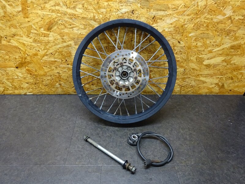 【250214】TW200(DG07J-015)● フロントホイール 18×2.50 アクスルシャフト メーターギア 【２JL TW225 DG09J | 中古バイクパーツ通販・買取　ジャンクヤード鳥取　JunkYard