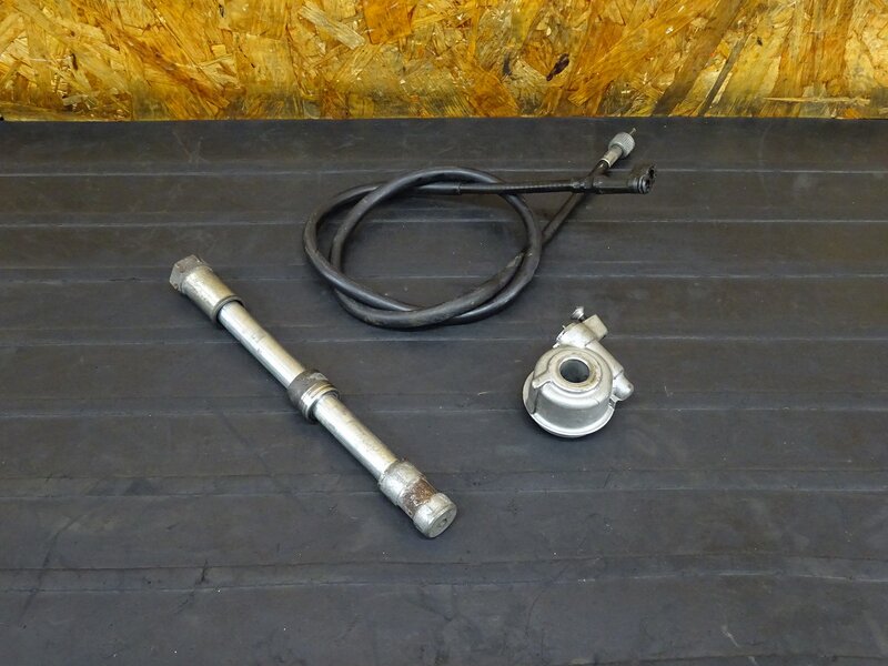 【250521】ジェイド(MC23-1002)◇ フロントアクスルシャフト スピードメーターギア メーターギヤ 【JADE | 中古バイクパーツ通販・買取　ジャンクヤード鳥取　JunkYard