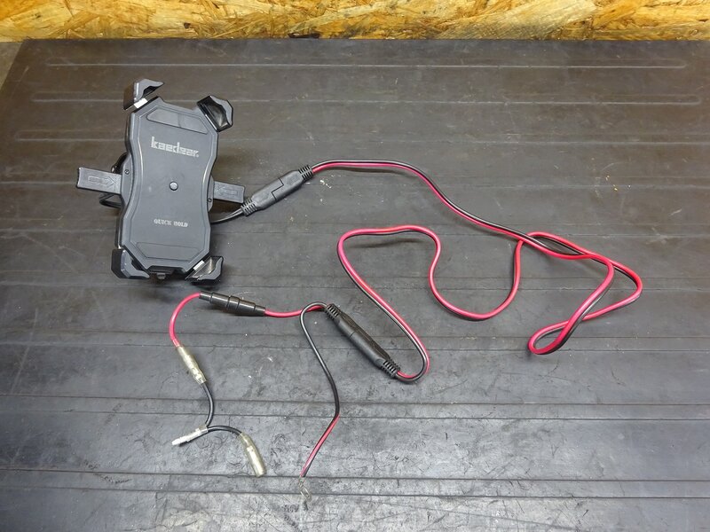 【250624】☆ Kaedear(カエディア) バイク スマホ充電 バイク用スマホホルダー 携帯ホルダー マウント USB電源 Qi | 中古バイクパーツ通販・買取　ジャンクヤード鳥取　JunkYard