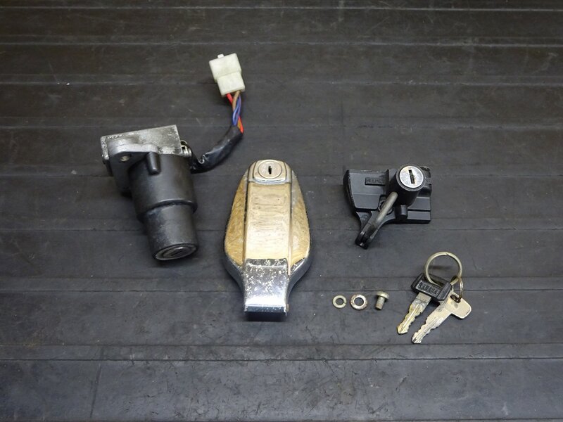 【250803】XS650SP(3G5-000)◆ キーセット イグニッションキー タンクキャップ ヘルメットホルダー シャッター破損有 【SPL スペシャル | 中古バイクパーツ通販・買取　ジャンクヤード鳥取　JunkYard