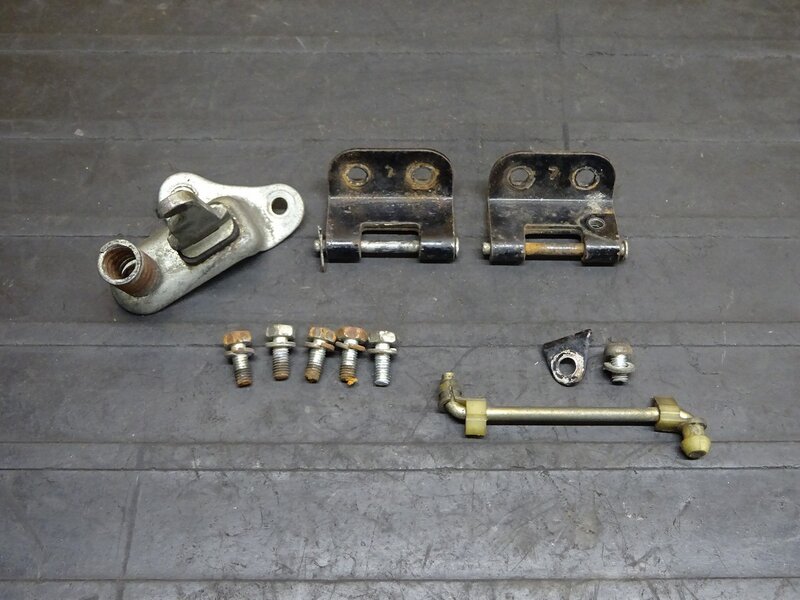 【250803】XS650SP(3G5-000)◆ シート取付金具 ヒンジ ステー ※検索：TX650 TX550 TX750 XS-1 【SPL スペシャル | 中古バイクパーツ通販・買取　ジャンクヤード鳥取　JunkYard