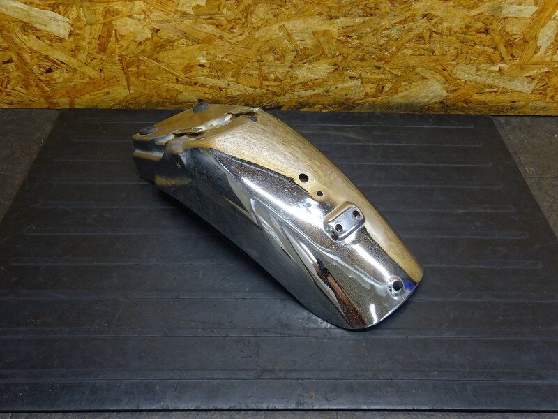 【250807】GB400TT(NC20-1011)◆ リアフェンダー 錆/ステッカー跡有 【検索:GB500TT | 中古バイクパーツ通販・買取　ジャンクヤード鳥取　JunkYard