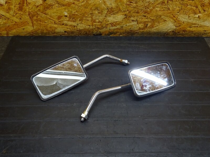 【250813】SR500(1JN-224)◆ ミラー左右セット 逆ねじ 10mm 音叉マーク 削れ有 【検索：2J2 SR400 2H6 1JR | 中古バイクパーツ通販・買取　ジャンクヤード鳥取　JunkYard