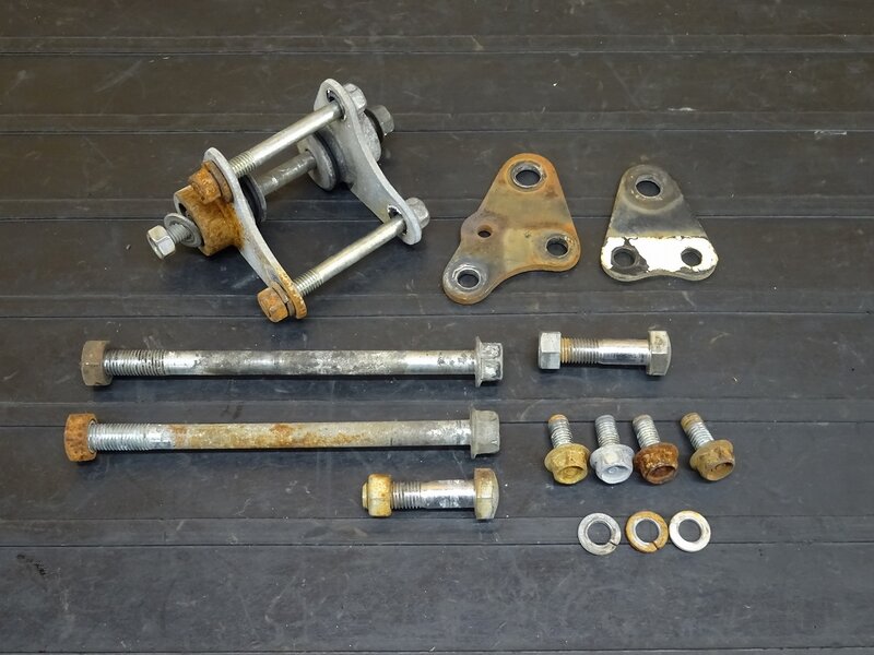 【250932】GX250(2U3-001)◇ エンジンハンガー エンジンマウント 【検:XS250 GX400 | 中古バイクパーツ通販・買取　ジャンクヤード鳥取　JunkYard