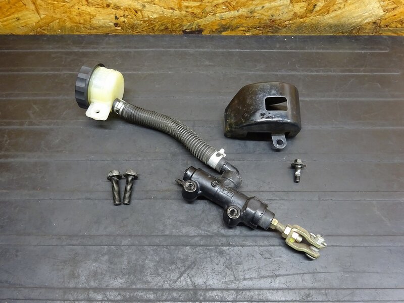 【251005】バルカン400ドリフター(VN400D-000)◆ リアブレーキマスター マスターシリンダー Φ14 | 中古バイクパーツ通販・買取　ジャンクヤード鳥取　JunkYard