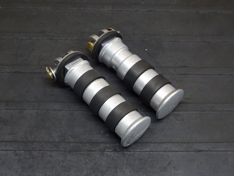 【251033】マグナ250(MC29-1500)◆ タンデムステップ左右セット ペグ 【V-TWIN | 中古バイクパーツ通販・買取　ジャンクヤード鳥取　JunkYard