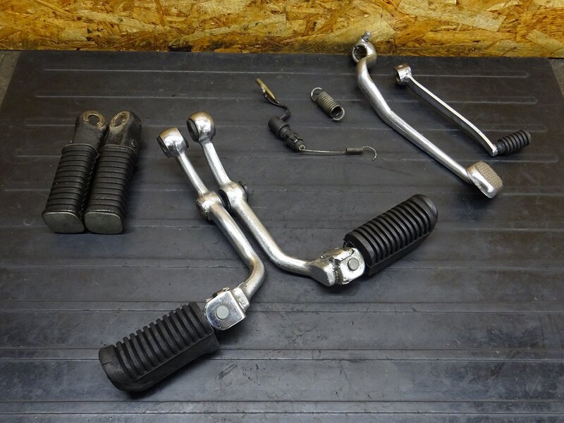 【251123】XS650SP(3G5-459)◆ ステップセット メインステップ タンデムステップ ブレーキ/シフトペダル 【SPL スペシャル | 中古バイクパーツ通販・買取　ジャンクヤード鳥取　JunkYard