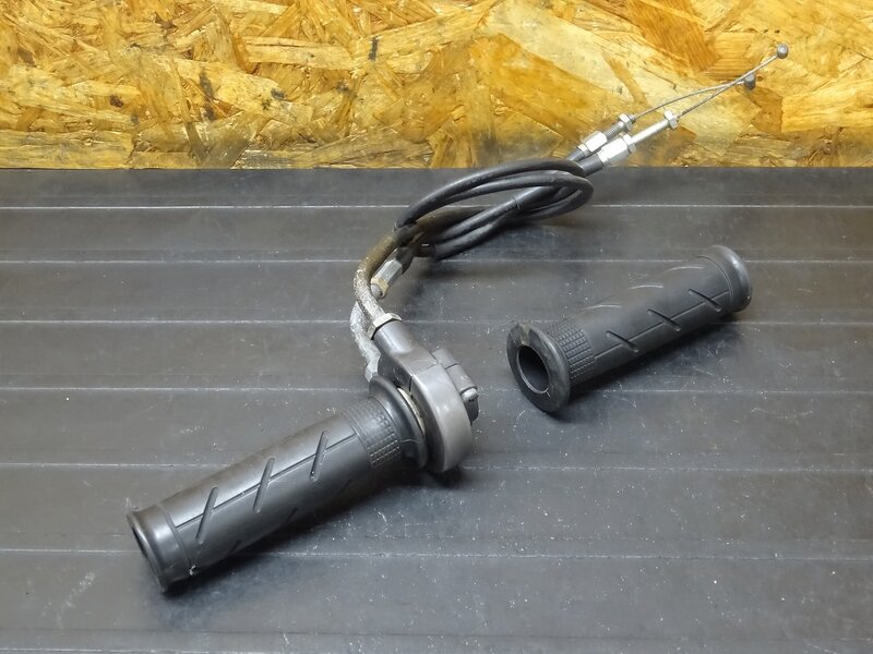 【251121】VTR1000F(SC36-1100)■ スロットル スロットルホルダー 【ファイアーストーム | 中古バイクパーツ通販・買取　ジャンクヤード鳥取　JunkYard