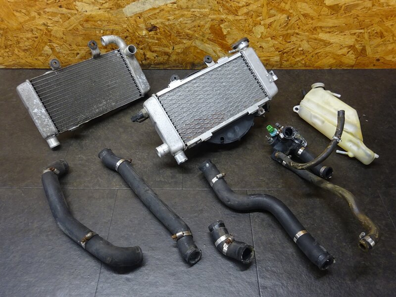 【251121】VTR1000F(SC36-1100)■ ラジエーターセット ラジエーターファン ラジエーターホース サーモスタット 【ファイアーストーム | 中古バイクパーツ通販・買取　ジャンクヤード鳥取　JunkYard