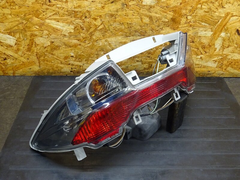 【251210】スカイウェイブ250S(CJ46A-104)◆ テールランプ ブレーキランプ リアウインカー ウィンカー | 中古バイクパーツ通販・買取　ジャンクヤード鳥取　JunkYard