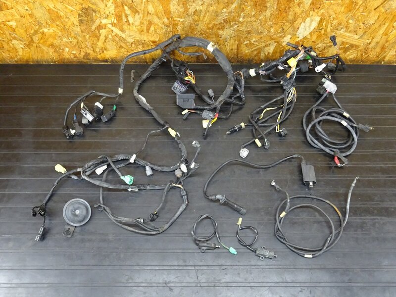 【251210】スカイウェイブ250S(CJ46A-104)◆ メインハーネス イグニッションコイル スタンドスイッチ シートセンサー リレー | 中古バイクパーツ通販・買取　ジャンクヤード鳥取　JunkYard