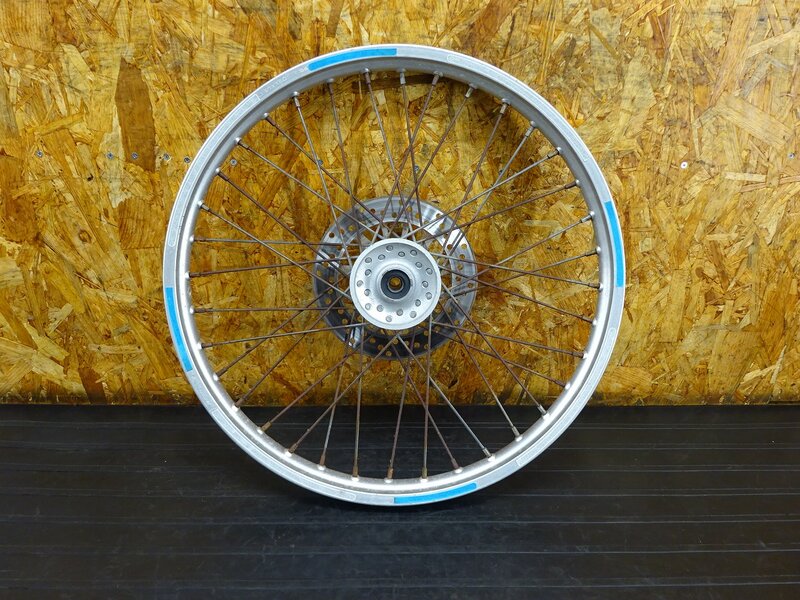 【251219】セロー225W(4JG-116)◇ フロントホイール 21×1.60 ブレーキディスク 【検:SEROW 1KH DG08J | 中古バイクパーツ通販・買取　ジャンクヤード鳥取　JunkYard