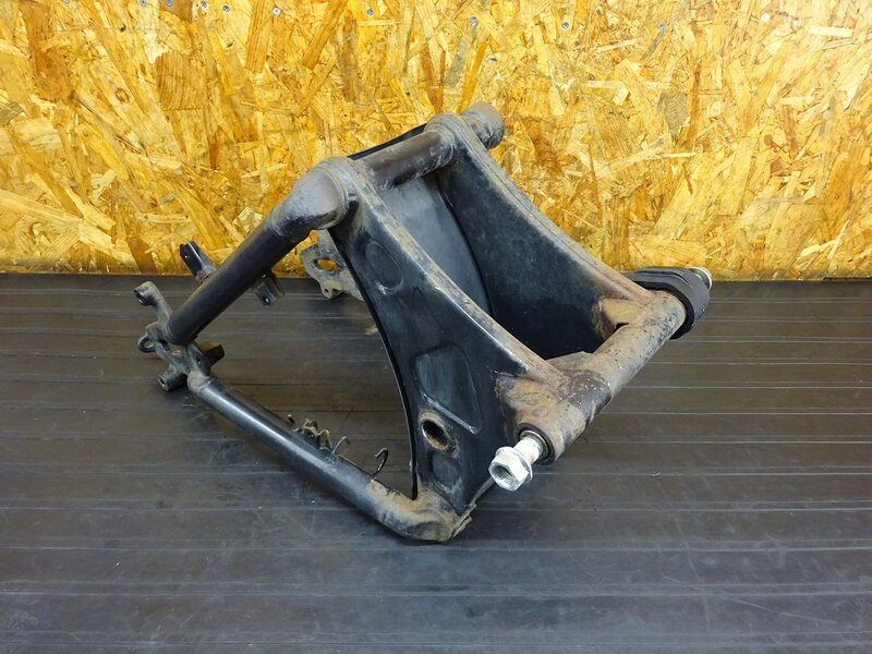 【251231】バルカン400ドリフター(VN400D-000)◇ スイングアーム ピボットシャフト 錆有 | 中古バイクパーツ通販・買取　ジャンクヤード鳥取　JunkYard