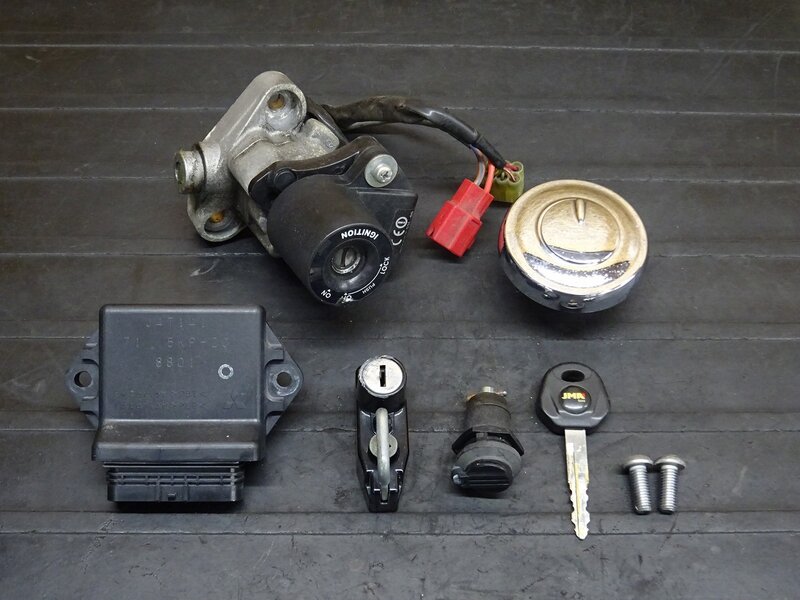 【260113】ドラッグスター400C(VH01J-028)◆ キーセット メイン/イグニッションキー 社外キー CDI イグナイター 【クラシック イモビ付 | 中古バイクパーツ通販・買取　ジャンクヤード鳥取　JunkYard