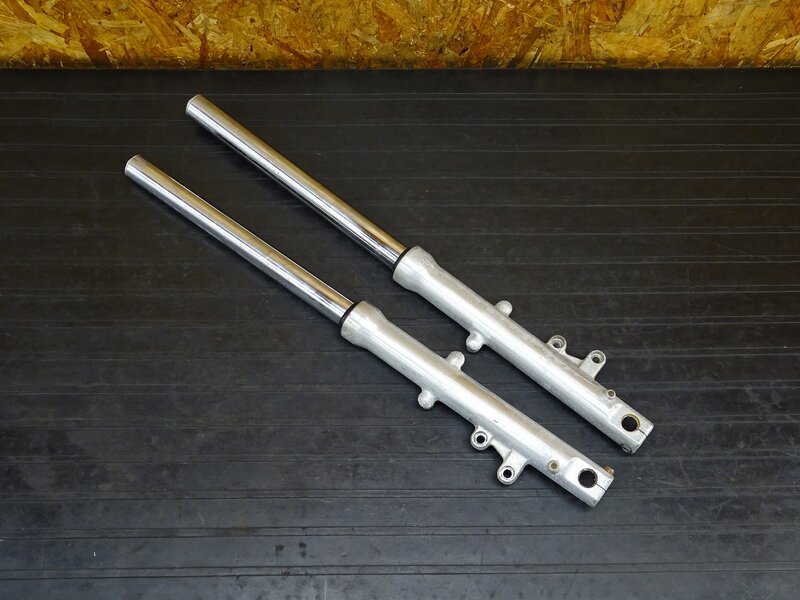 【260115】ゼファー400(ZR400C-054)◇ フロントフォーク インナーチューブ ボトムケース 点錆有 【C4 | 中古バイクパーツ通販・買取　ジャンクヤード鳥取　JunkYard