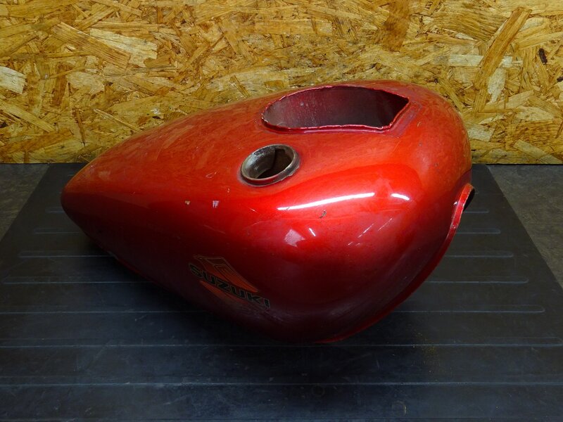 【260205】サベージ650(NP41A-104)◆ 燃料タンク(2) ガソリンタンク フューエルタンク 中錆大/凹み有 ジャンク！ 【サベージ400 | 中古バイクパーツ通販・買取　ジャンクヤード鳥取　JunkYard