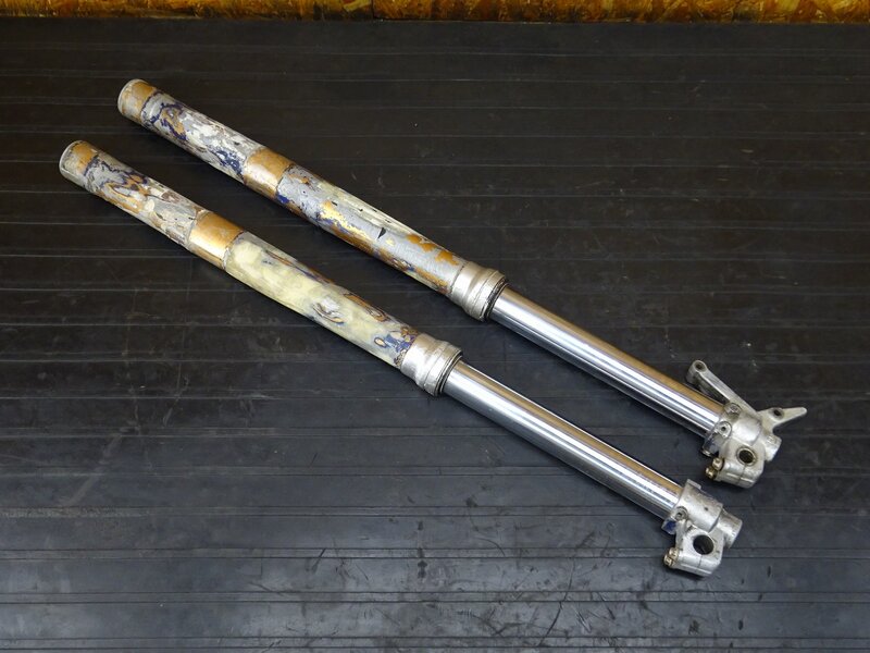 【260314】CRM250AR(MD32-1000)◆ フロントフォーク インナー/アウターチューブ 倒立フォーク 腐食/補修跡有 【検索：CRM250R MD24 | 中古バイクパーツ通販・買取　ジャンクヤード鳥取　JunkYard