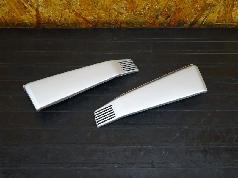 【260313】GSX250S(GJ76A-103)◇ フロントサイドカウル左右セット サイドカバー 傷/タッチペン修正歴有 【刀 カタナ | 中古バイクパーツ通販・買取　ジャンクヤード鳥取　JunkYard