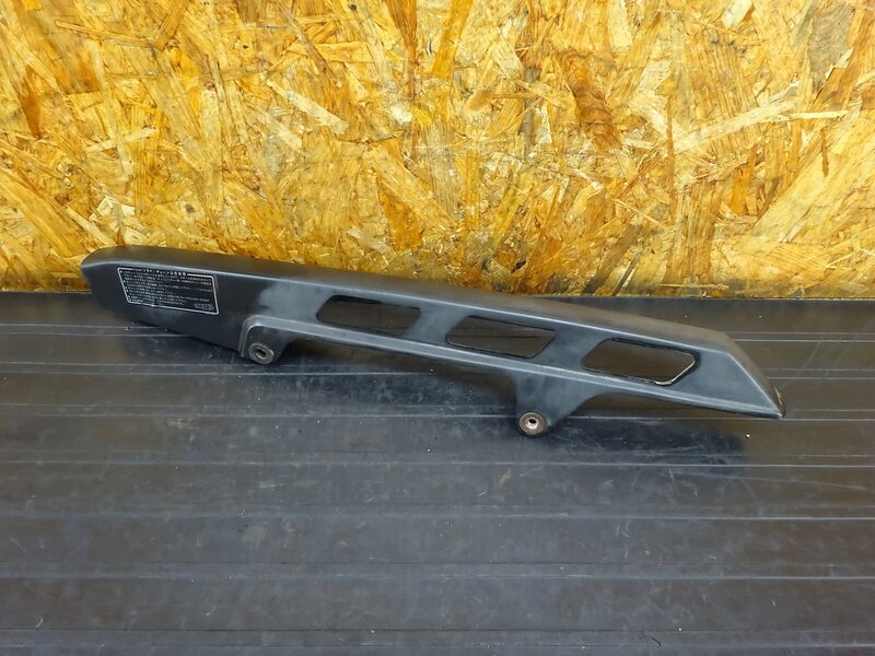 【260316】VT250F(MC08-1018)◇ チェーンカバー チェーンガード 【丸フレーム | 中古バイクパーツ通販・買取　ジャンクヤード鳥取　JunkYard