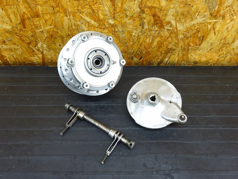 【250610】SR400(1JR-336)◇ リアホイールハブ ドラムブレーキ/パネル リアアクスルシャフト チェーンアジャスター 【検:SR500 1JN 2J2 2H6 | 中古バイクパーツ通販・買取　ジャンクヤード鳥取　JunkYard