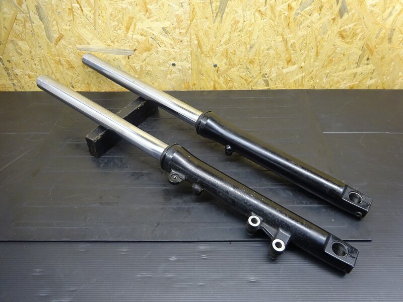 【250623】W650(EJ650A-032)◆ フロントフォーク インナーチューブ ボトムケース 傷/削れ有 | 中古バイクパーツ通販・買取　ジャンクヤード鳥取　JunkYard