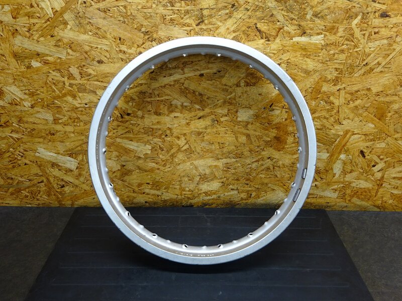 【250724】SR400(1JR-269)◆ リアホイールリム 18×2.15 ウェットブラスト施工済み!! カラカラ音有 【検:SR500 1JN 2J2 2H6 | 中古バイクパーツ通販・買取　ジャンクヤード鳥取　JunkYard