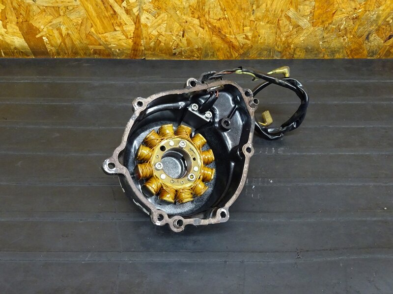 【250804】ZXR250(ZX250C-015)◇ ジェネレーター ジェネレーターカバー エンジンカバー左 ※エンジンパーツ【検:バリオス ZX250 | 中古バイクパーツ通販・買取　ジャンクヤード鳥取　JunkYard