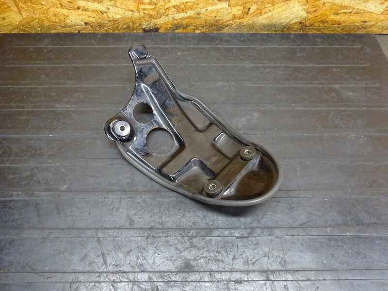 【250902】SR400(RH16J-011)◆ アンダーガード エンジンガード 錆有 【ファイナルエディション | 中古バイクパーツ通販・買取　ジャンクヤード鳥取　JunkYard