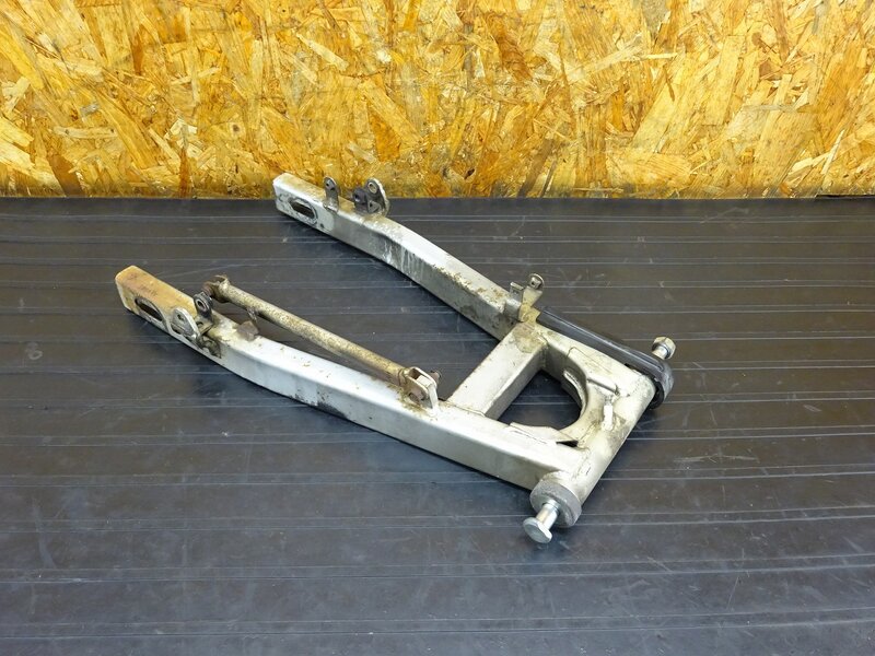 【250921】SRX400(1JL-022)◇ スイングアーム ピボットシャフト トルクロッド 【SRX600 1JK | 中古バイクパーツ通販・買取　ジャンクヤード鳥取　JunkYard
