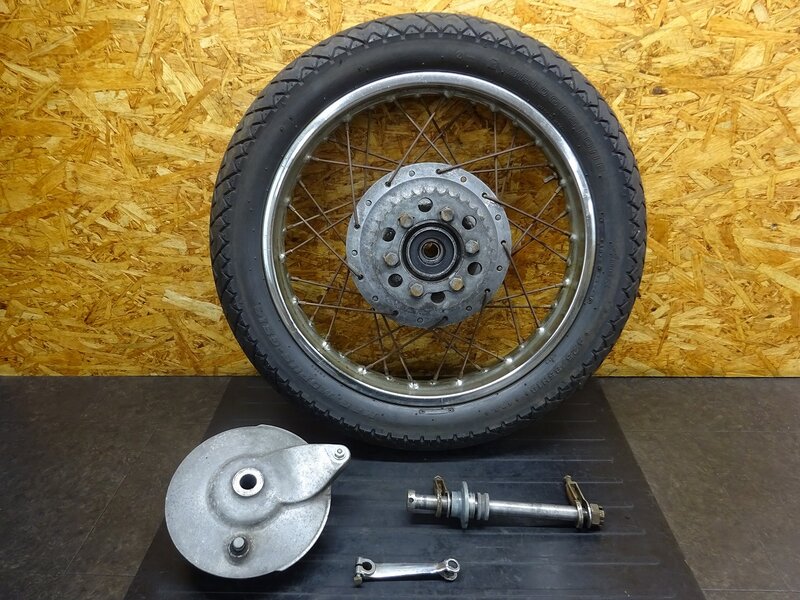 【251016】XS650(S650-018)◆ リアホイール 18×2.15 タカサゴリム ドラムパネル ハブ アクスルシャフト アジャスター 削れ有 【検索：XS-1 | 中古バイクパーツ通販・買取　ジャンクヤード鳥取　JunkYard