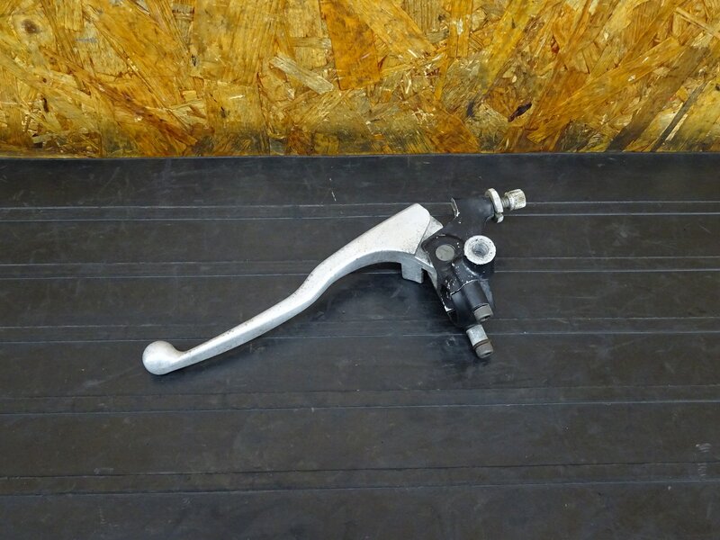 【251032】W650(EJ650A-031)◇ クラッチレバー クラッチレバーホルダー 【検索:W400 EJ400A W800 | 中古バイクパーツ通販・買取　ジャンクヤード鳥取　JunkYard