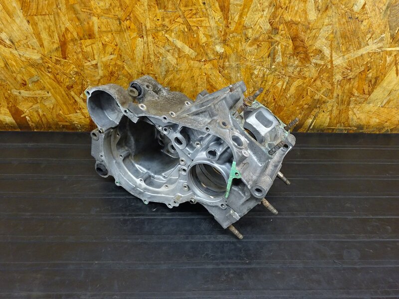 【251106】NSR250R◇ クランクケース上下セット 傷/腐食有 ※エンジンパーツ MC16E-1037190外し【検索:MC18 88 | 中古バイクパーツ通販・買取　ジャンクヤード鳥取　JunkYard