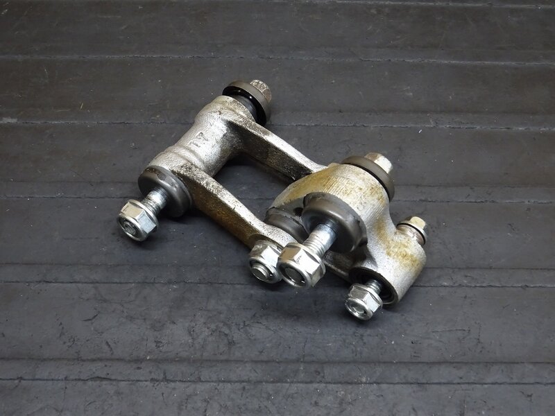 【251101】エイプ100(HC07-1301)◆ リアサスリンク リアサスペンションリンク アーム 【エイプ50 XR100 | 中古バイクパーツ通販・買取　ジャンクヤード鳥取　JunkYard
