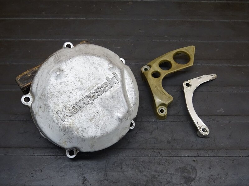 【251118】KDX200SR(DX200G-004)◆ エンジンカバー左 ジェネレーターカバー スプロケットカバー ※エンジンパーツ 【検索:125 220 250 | 中古バイクパーツ通販・買取　ジャンクヤード鳥取　JunkYard