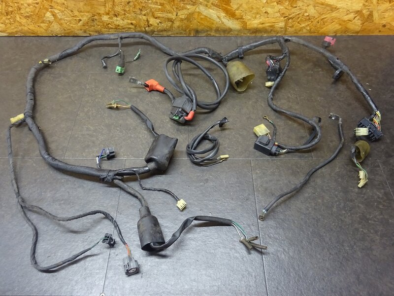 【251121】VTR1000F(SC36-1100)■ メインハーネス スターターリレー 【ファイアーストーム | 中古バイクパーツ通販・買取　ジャンクヤード鳥取　JunkYard