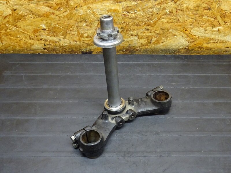 【251127】SR400(1JR-272)◆ ステム アンダーブラケット ハンドルストッパー凹み有 【検:SR500 1JN 2J2 2H6 | 中古バイクパーツ通販・買取　ジャンクヤード鳥取　JunkYard