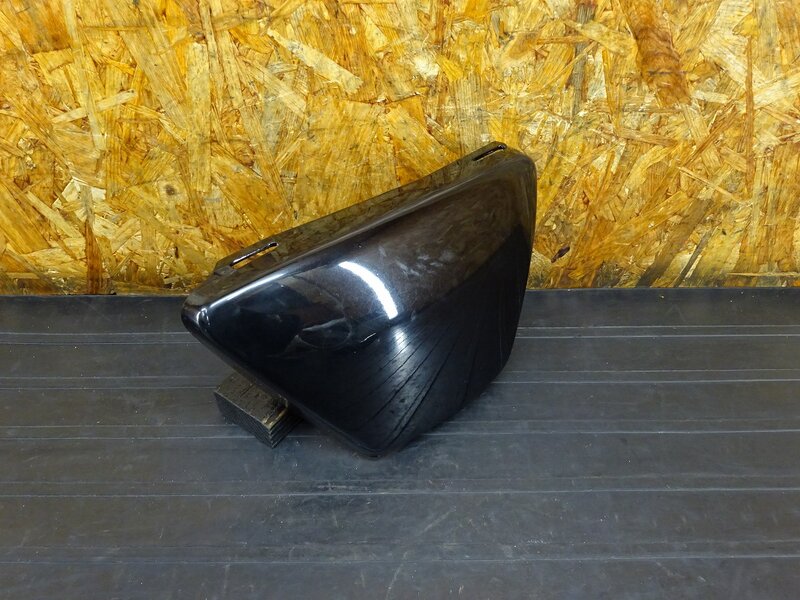 【251201】SR400(1JR-290)◇ サイドカバー左 サイドカウル 傷有 【検:SR500 1JN 2J2 2H6 | 中古バイクパーツ通販・買取　ジャンクヤード鳥取　JunkYard