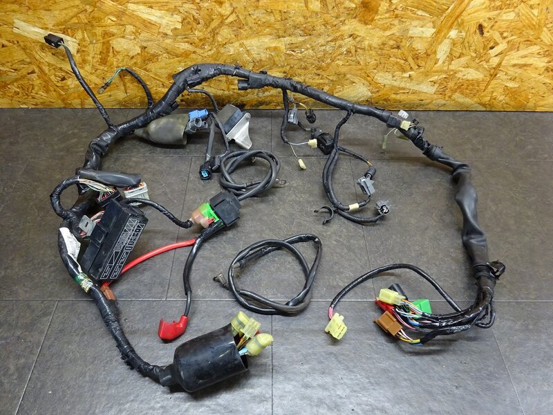 【251206】VTR250(MC33-1602)◆ メインハーネス ヒューズボックス リレー 【Fi | 中古バイクパーツ通販・買取　ジャンクヤード鳥取　JunkYard